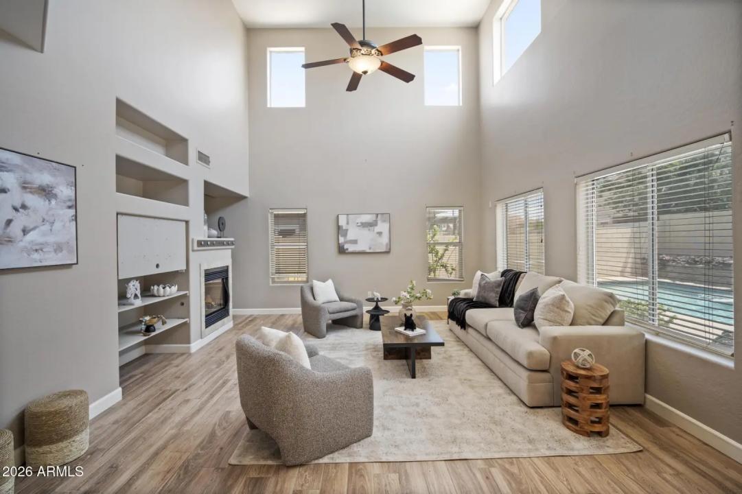 Real Estate Picture 4