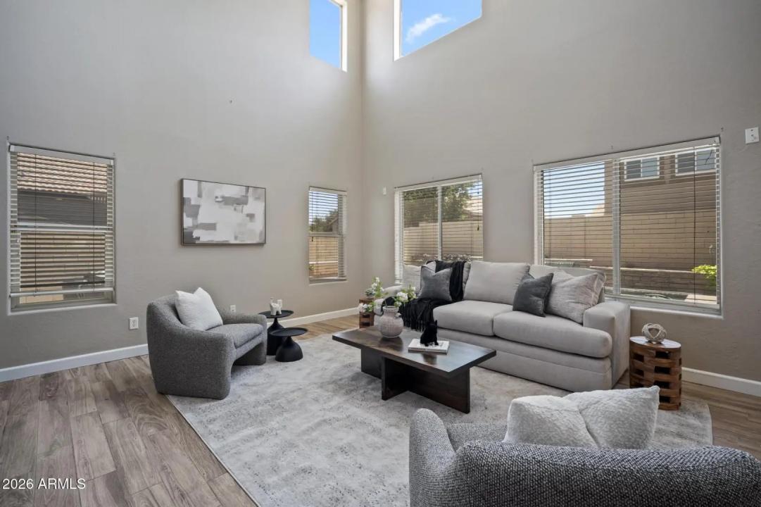 Real Estate Picture 18