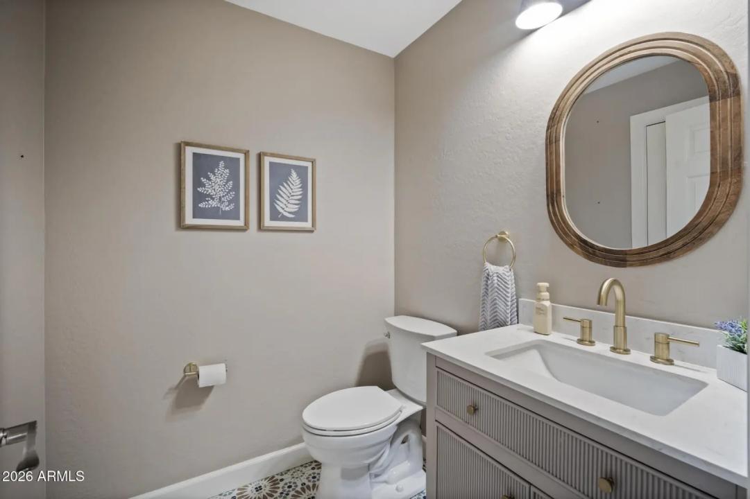 Real Estate Picture 23