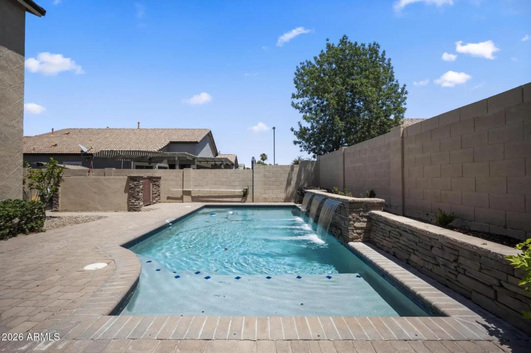 Real Estate Picture 40