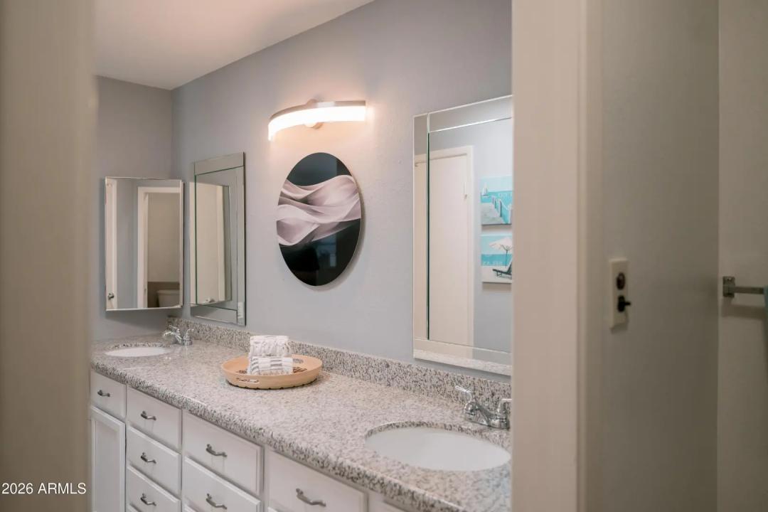 Real Estate Picture 8