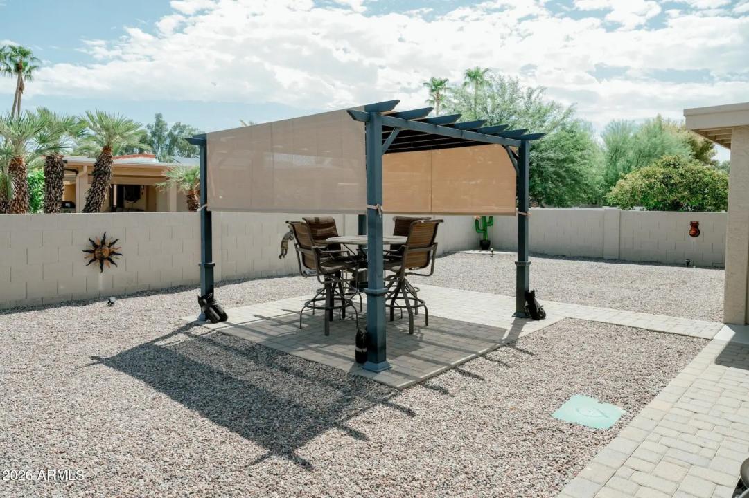 Real Estate Picture 3