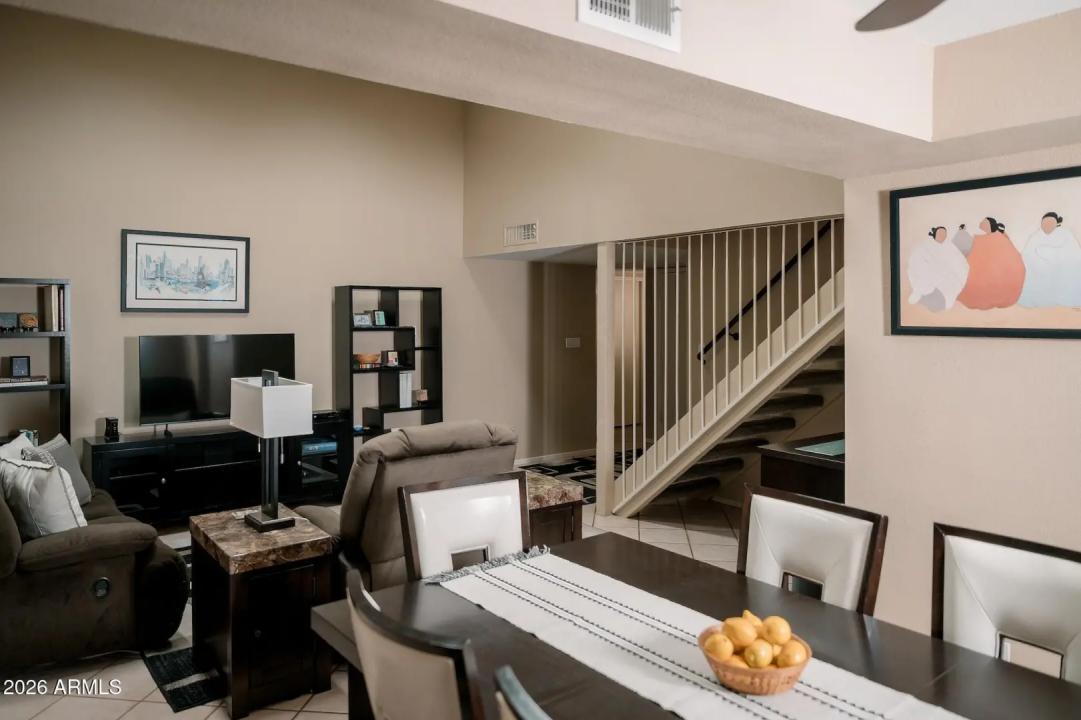 Real Estate Picture 14