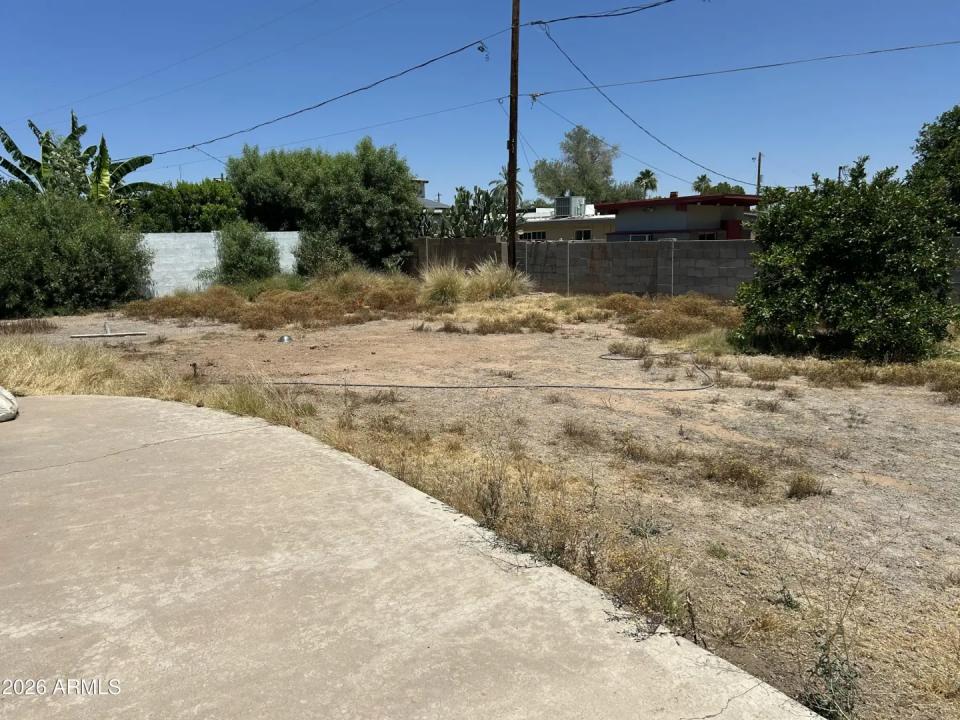 Real Estate Picture 5