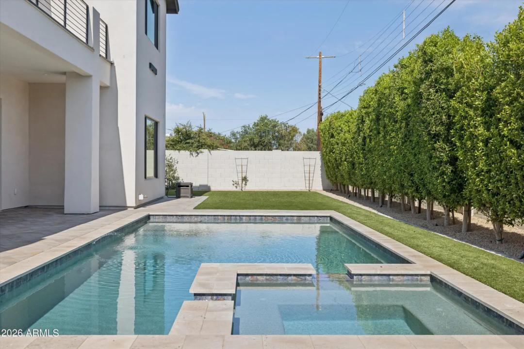 Real Estate Picture 33