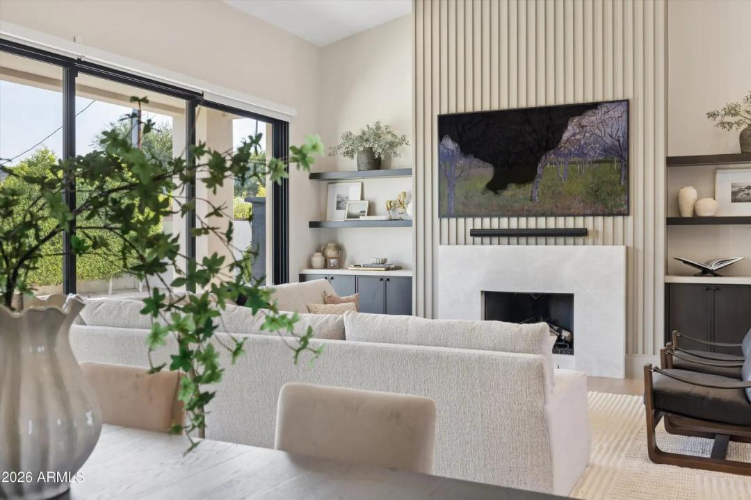 Real Estate Picture 5
