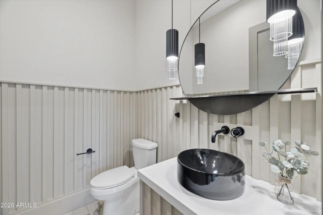 Real Estate Picture 12
