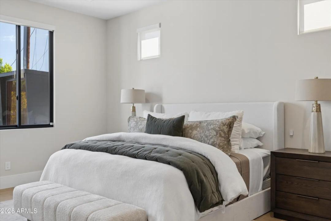 Real Estate Picture 13