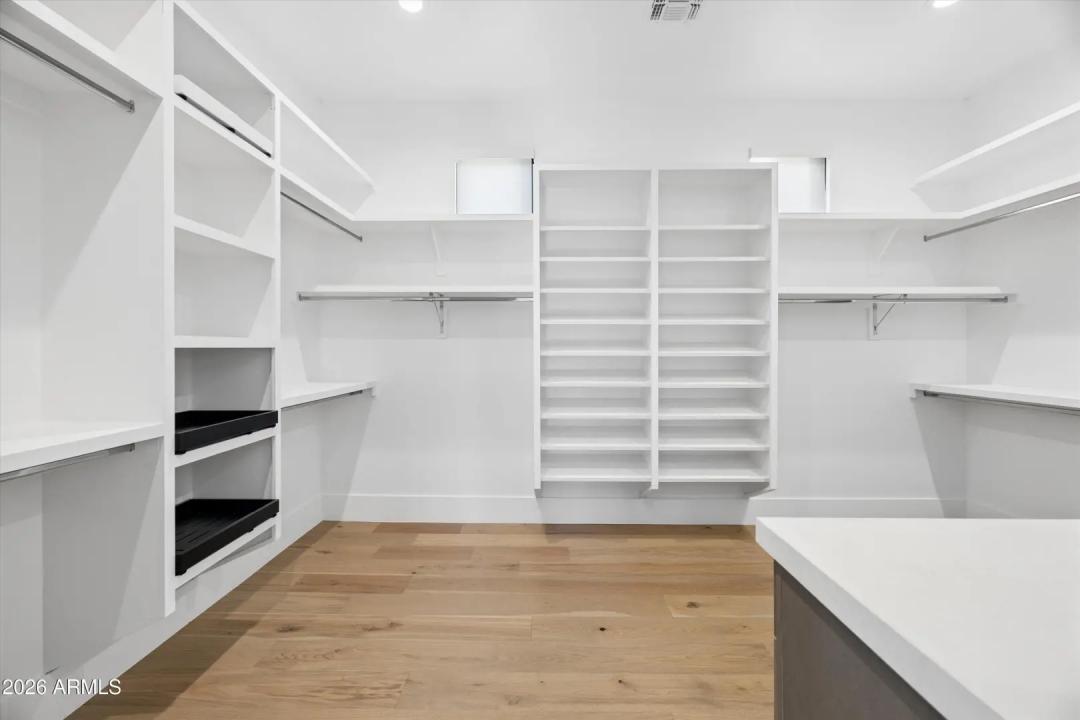 Real Estate Picture 16