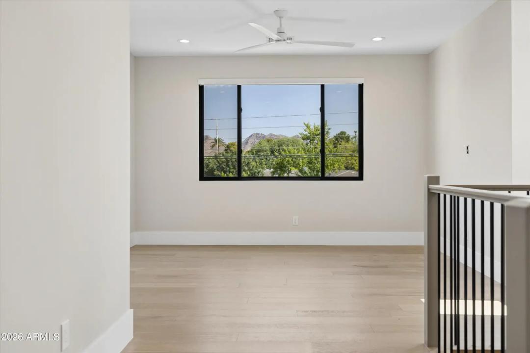 Real Estate Picture 22