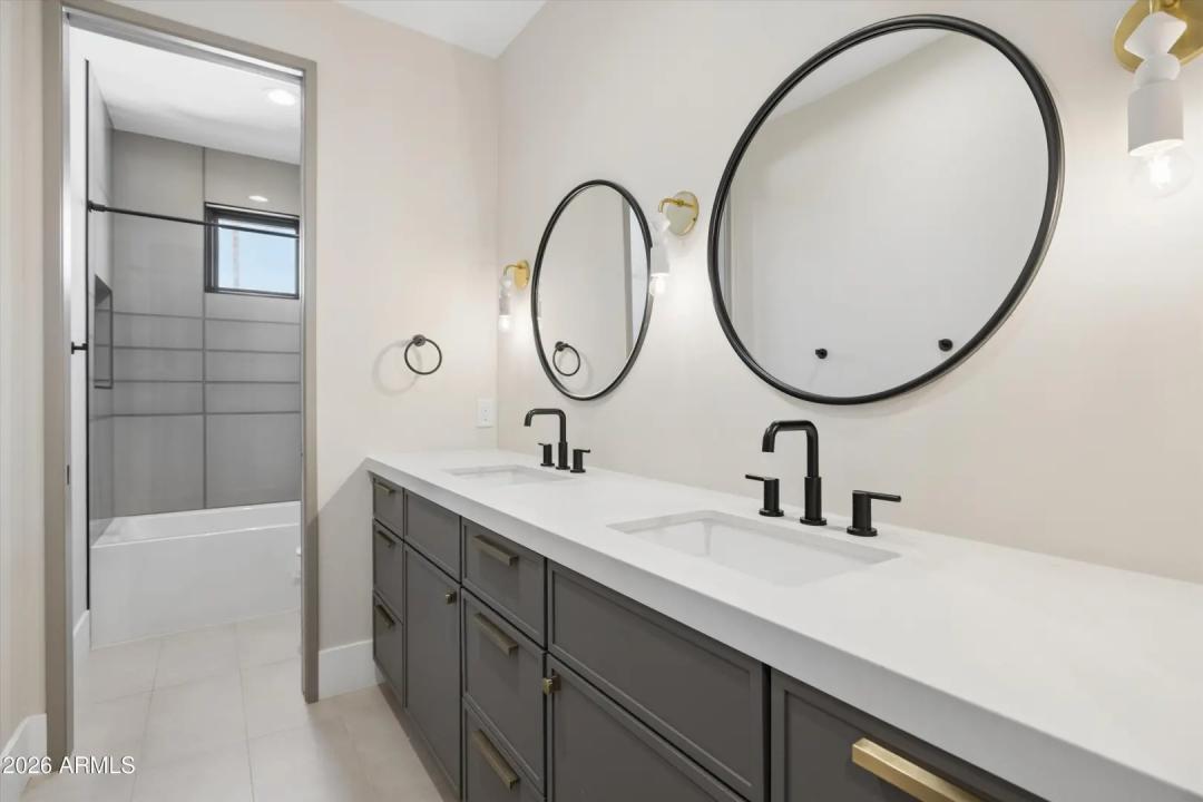 Real Estate Picture 25