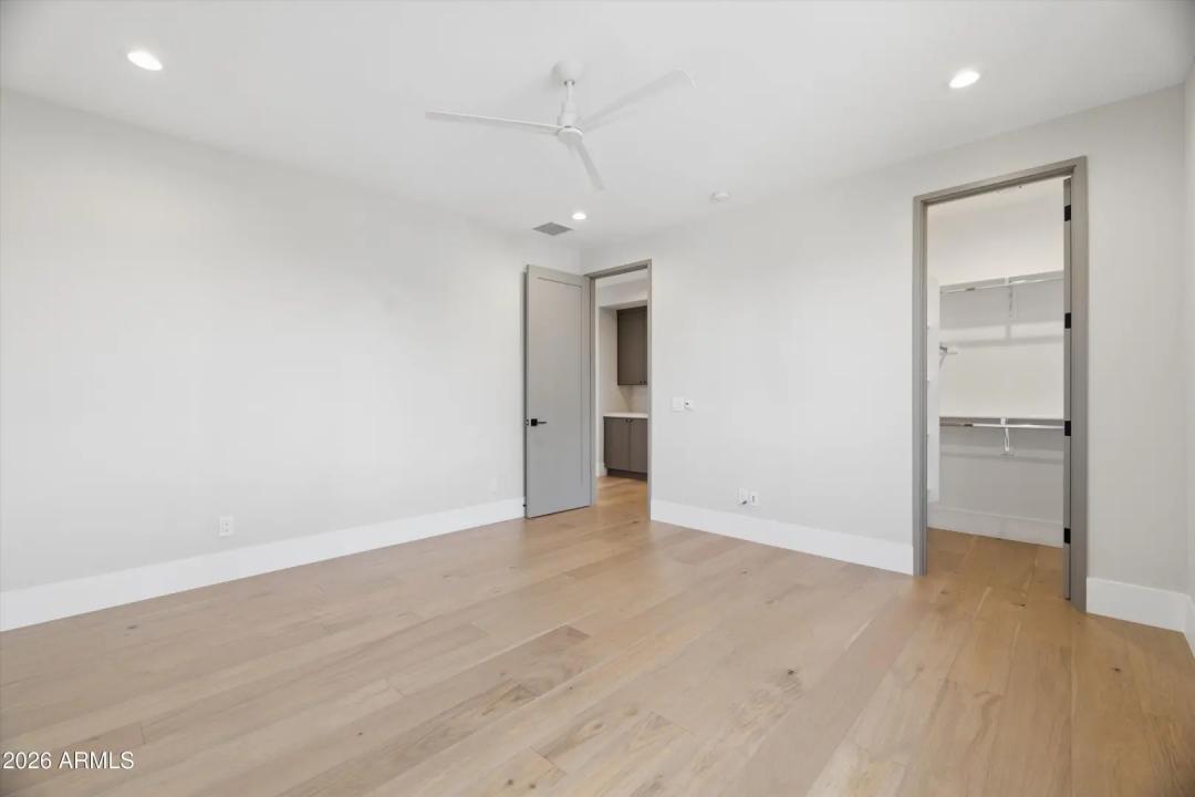 Real Estate Picture 24