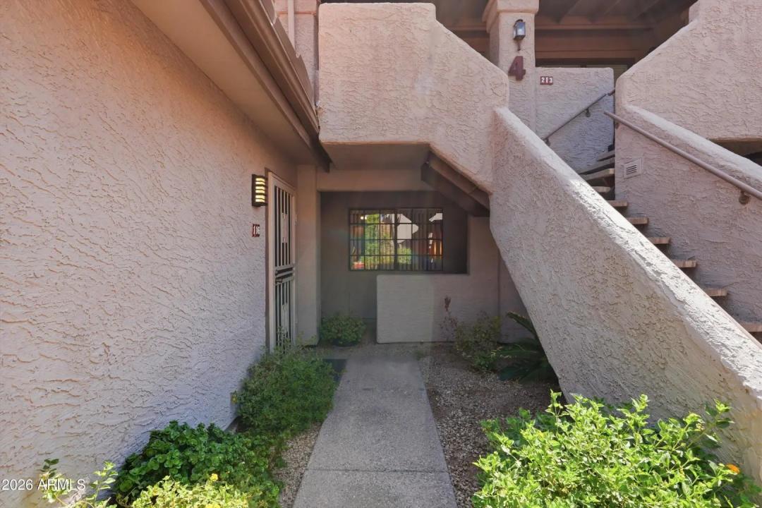 Real Estate Picture 3