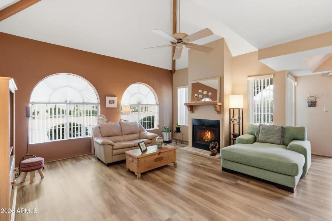 Real Estate Picture 5