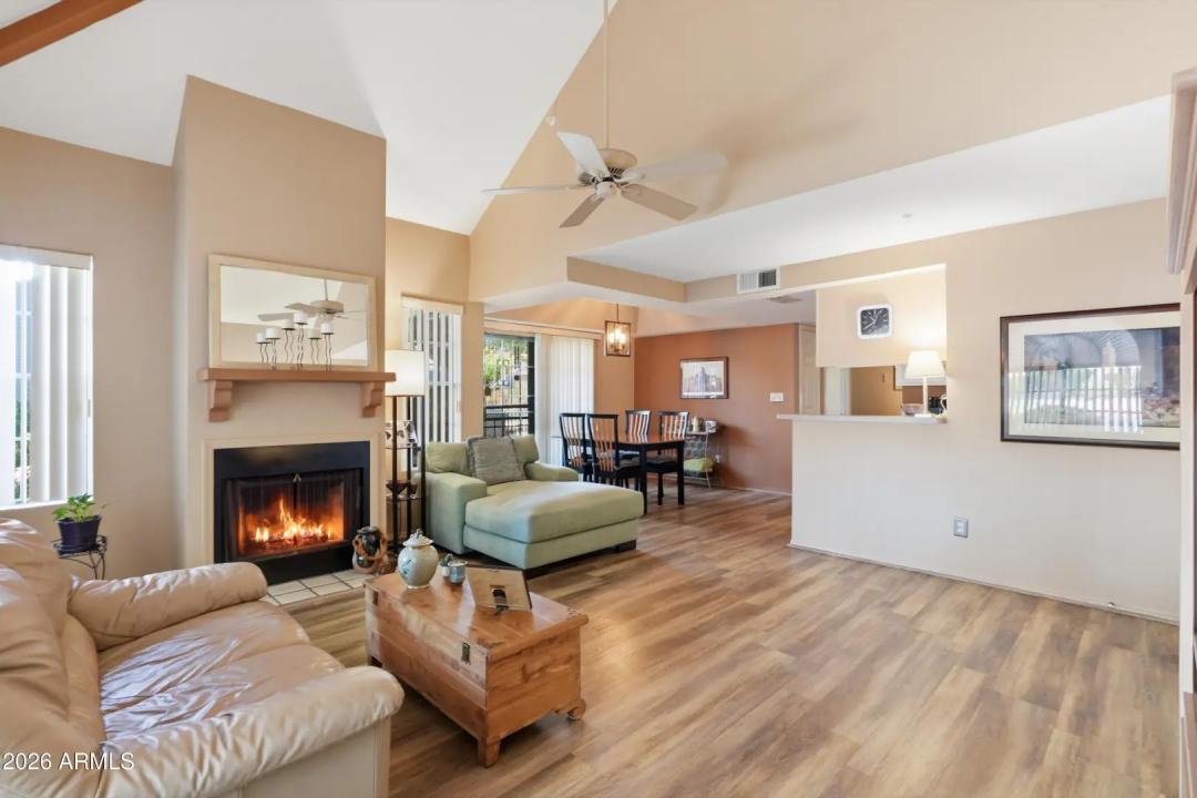 Real Estate Picture 4