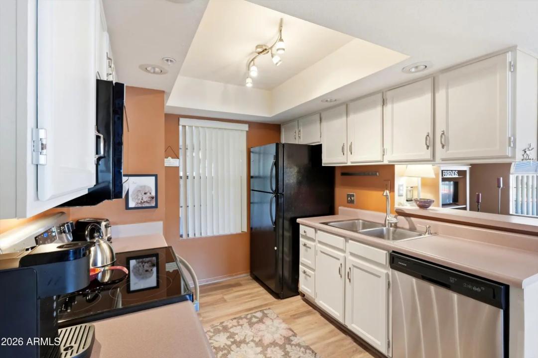 Real Estate Picture 7