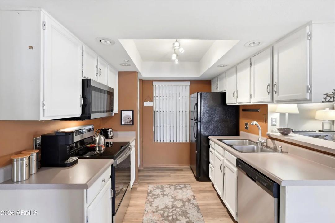 Real Estate Picture 8