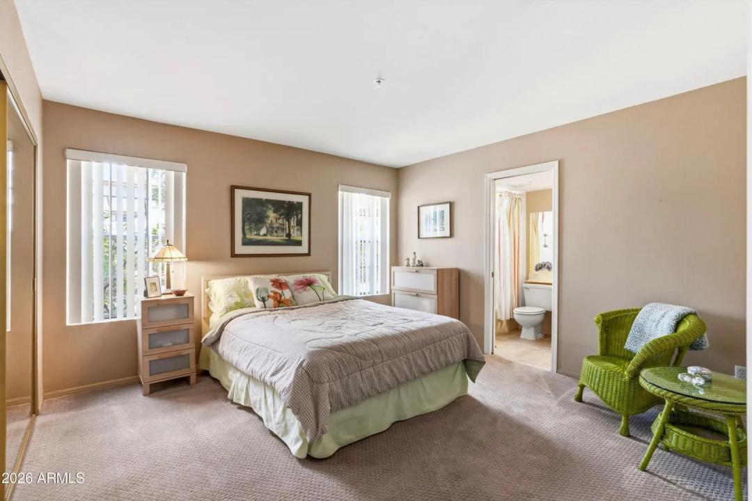 Real Estate Picture 18
