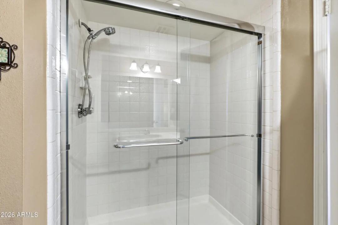 Real Estate Picture 16