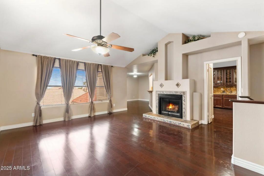 Real Estate Picture 7