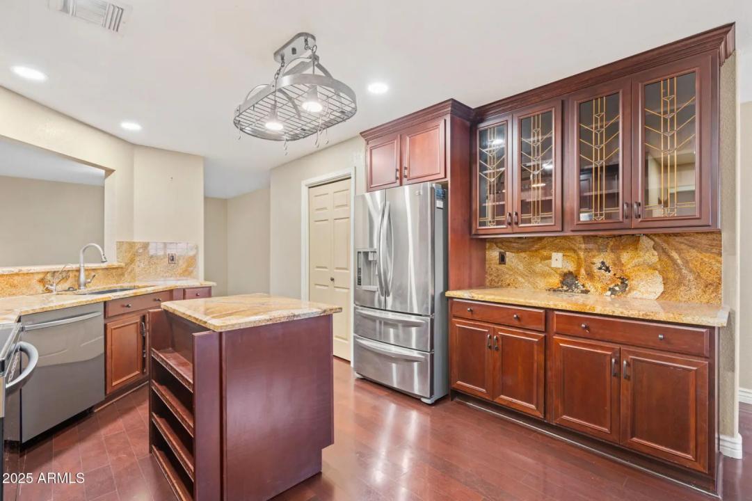 Real Estate Picture 10