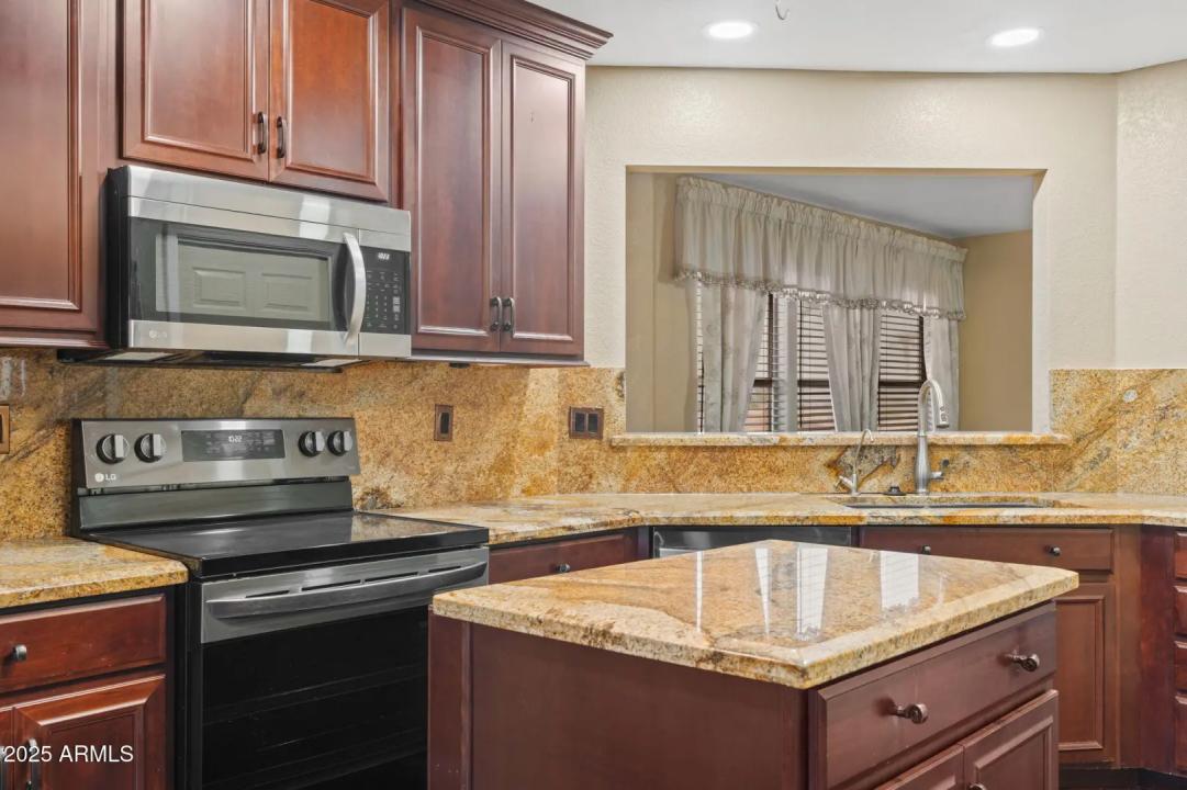 Real Estate Picture 11