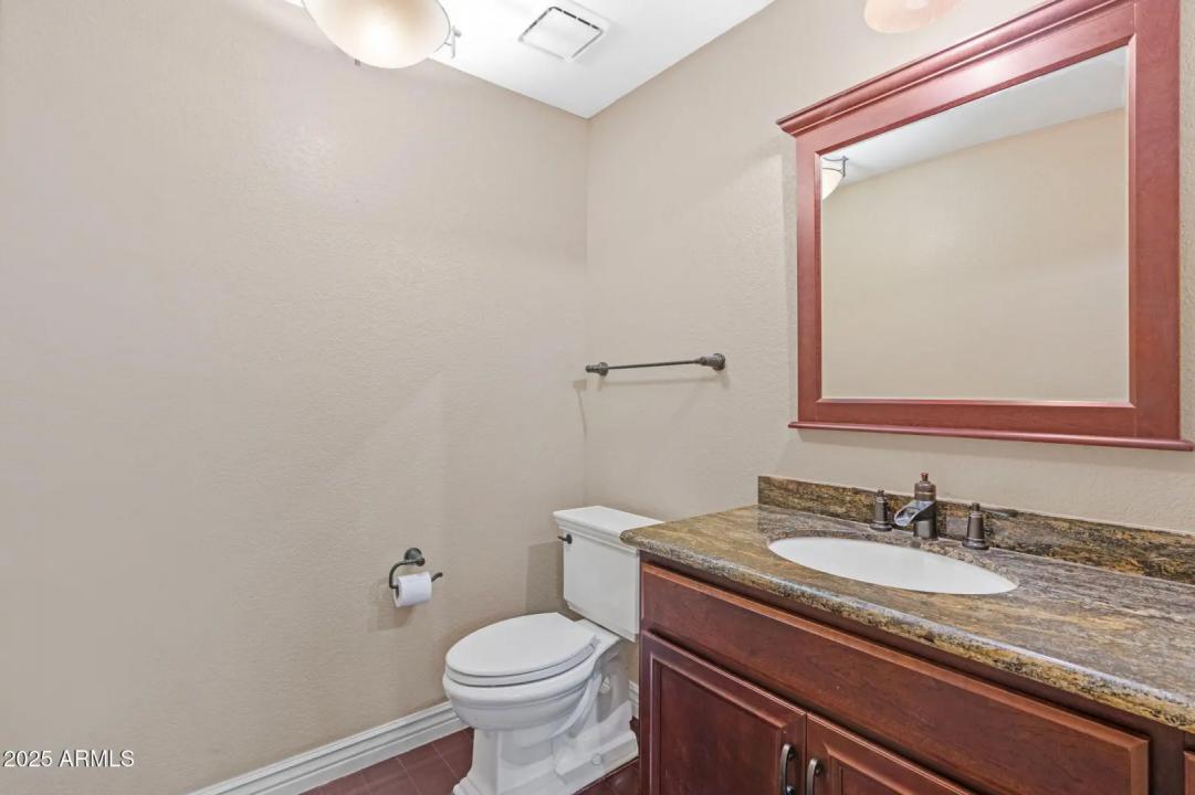 Real Estate Picture 15