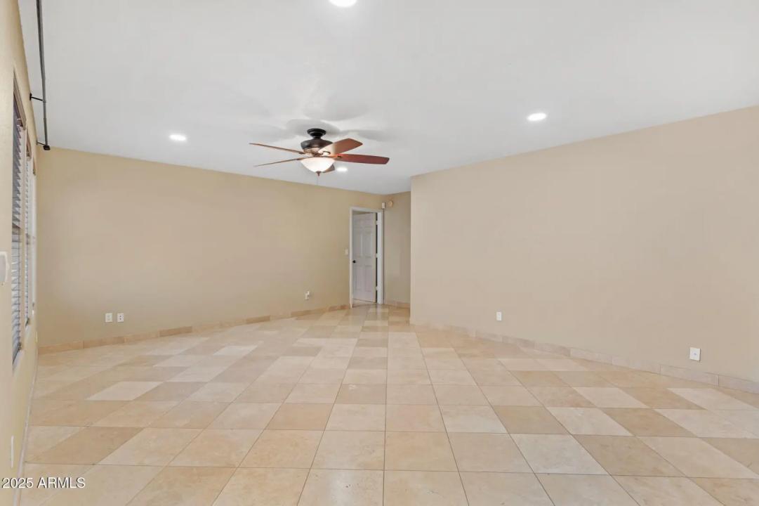 Real Estate Picture 17