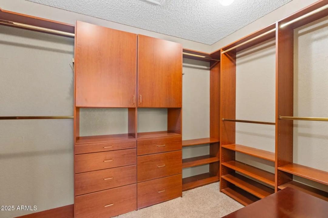 Real Estate Picture 24