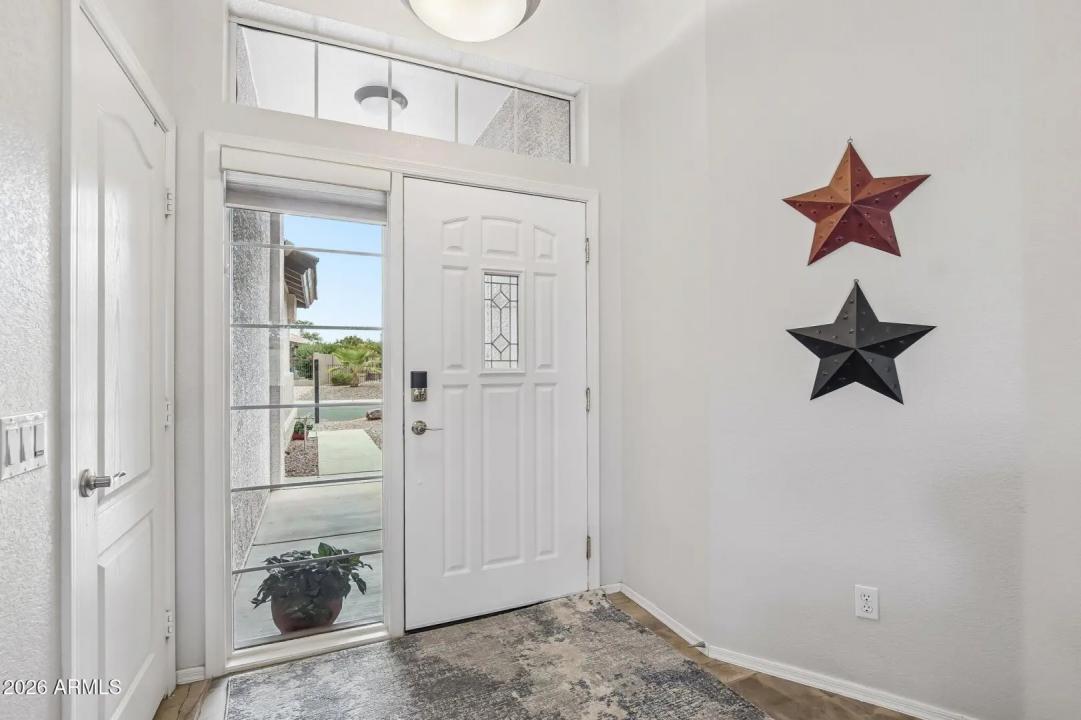 Real Estate Picture 4