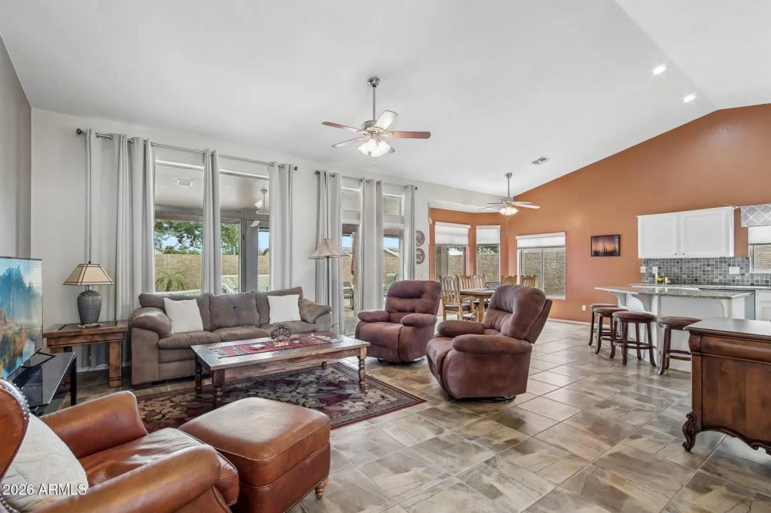 Real Estate Picture 5
