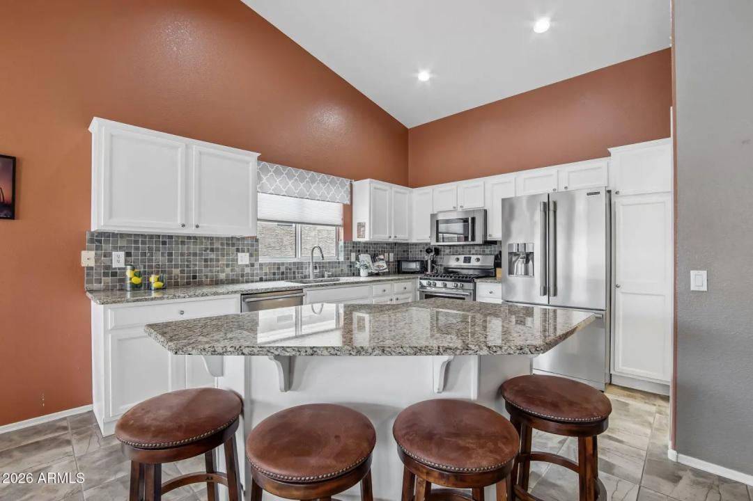 Real Estate Picture 10