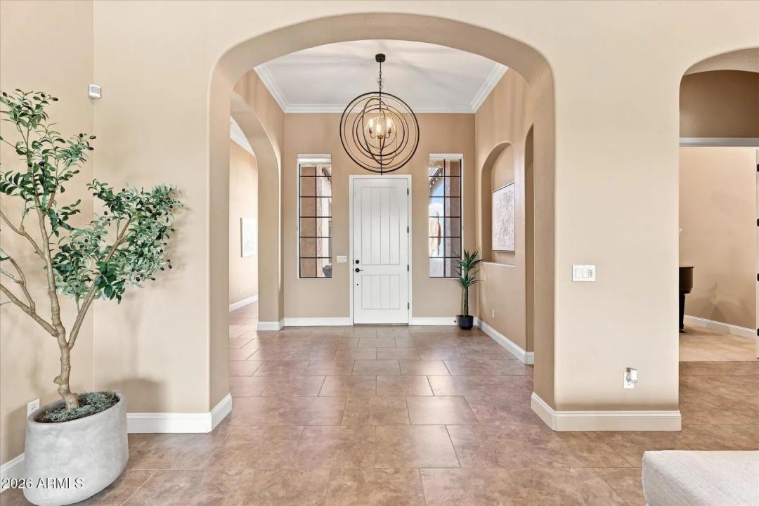 Real Estate Picture 4