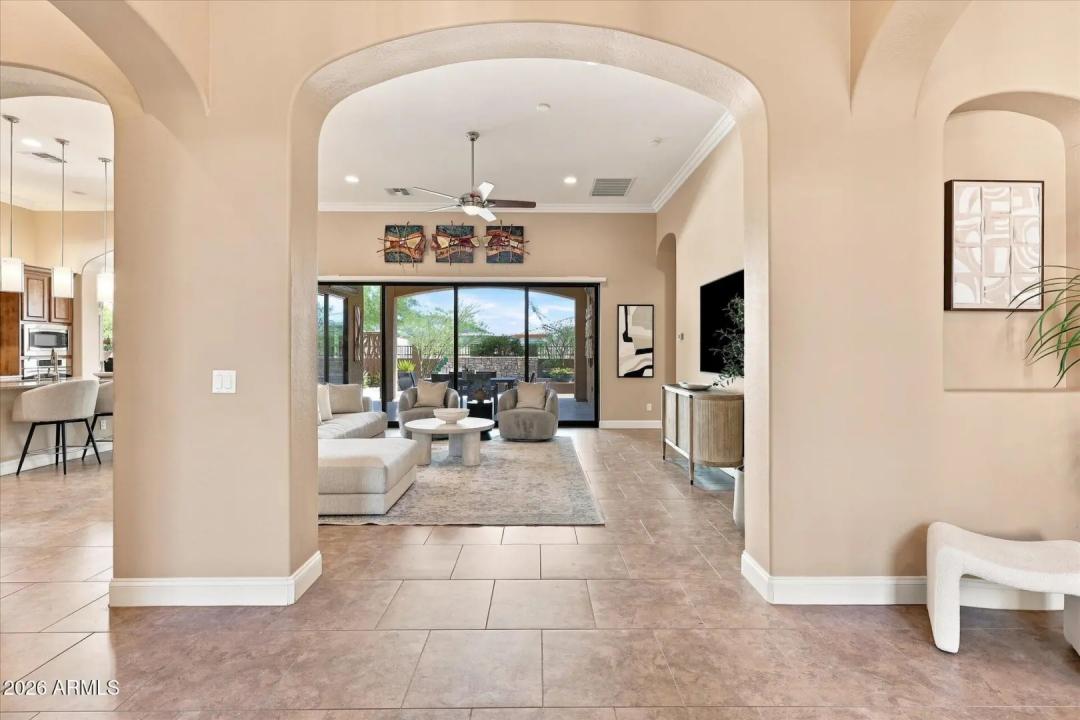 Real Estate Picture 5