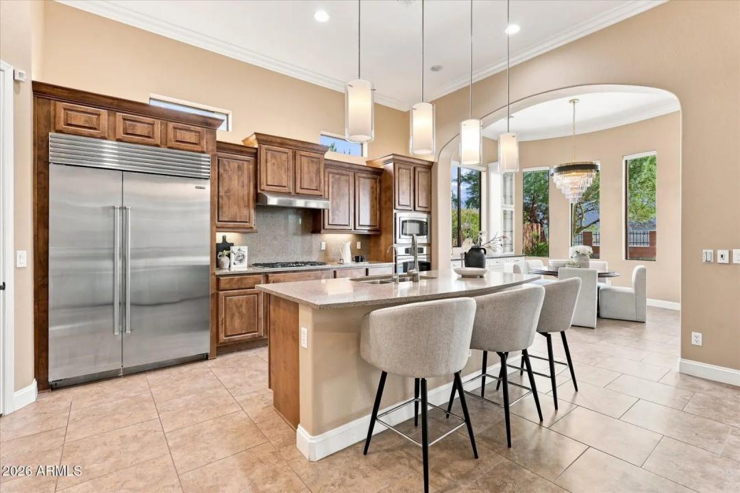 Real Estate Picture 11