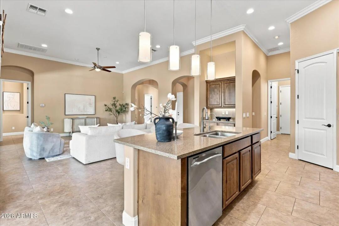 Real Estate Picture 14