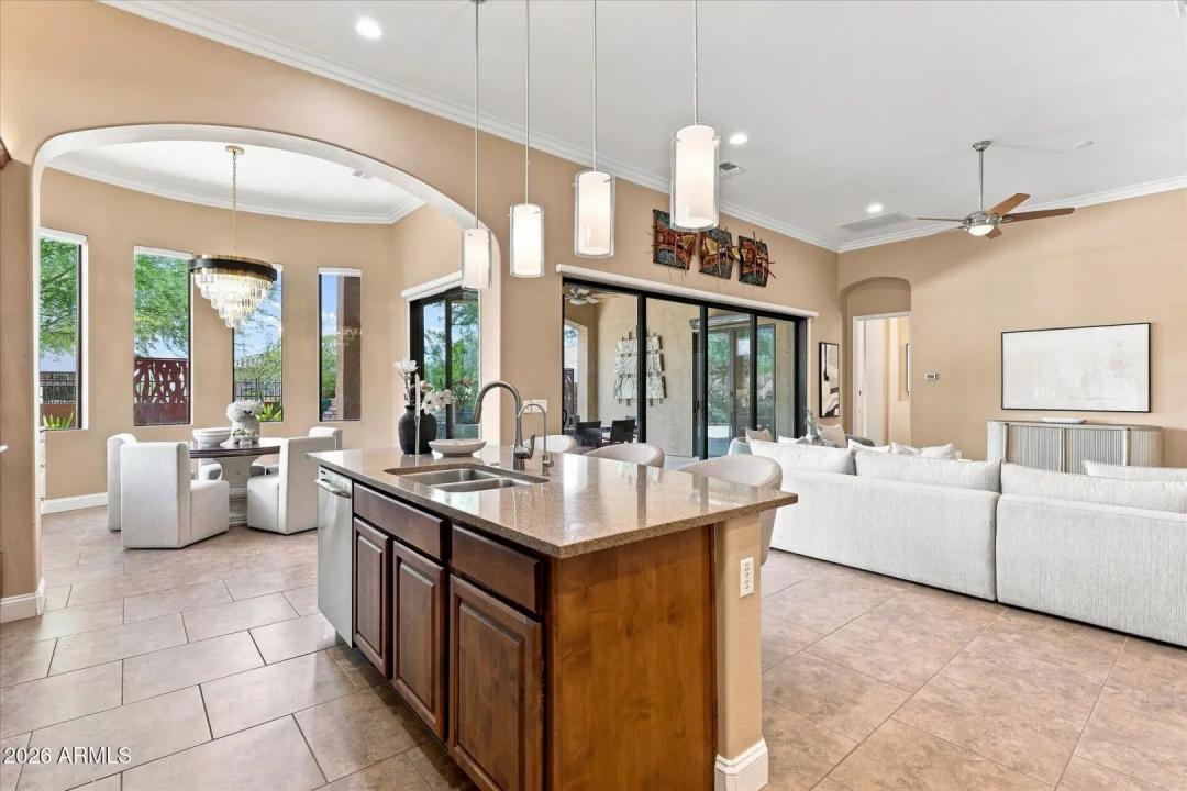 Real Estate Picture 18