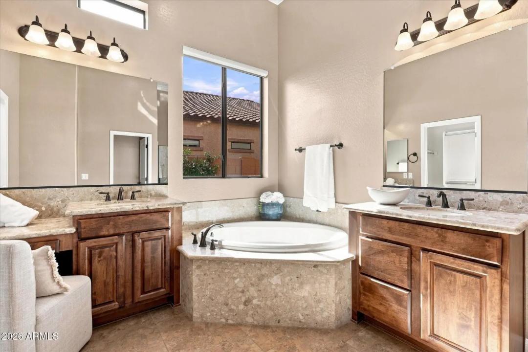 Real Estate Picture 28