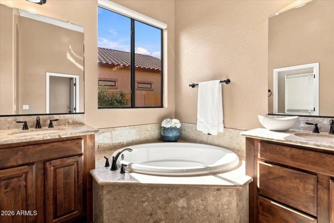 Real Estate Picture 32