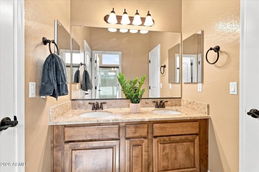 Real Estate Picture 37