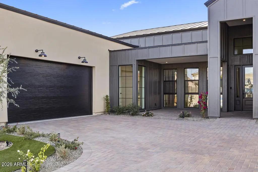 Real Estate Picture 3