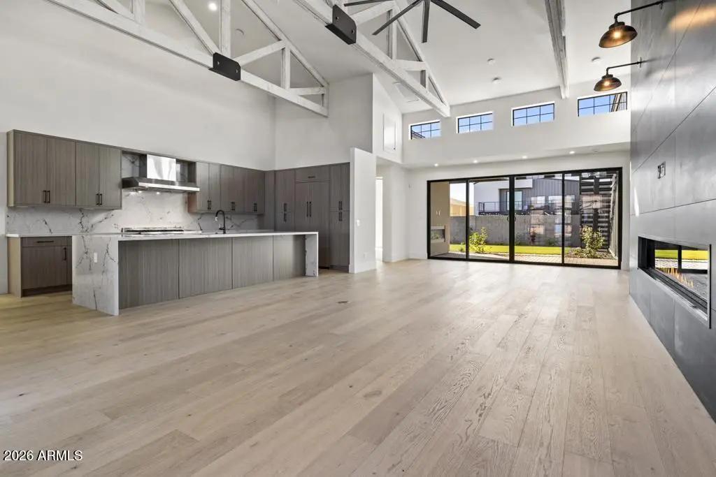 Real Estate Picture 4