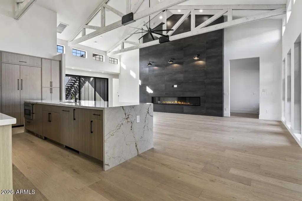Real Estate Picture 5
