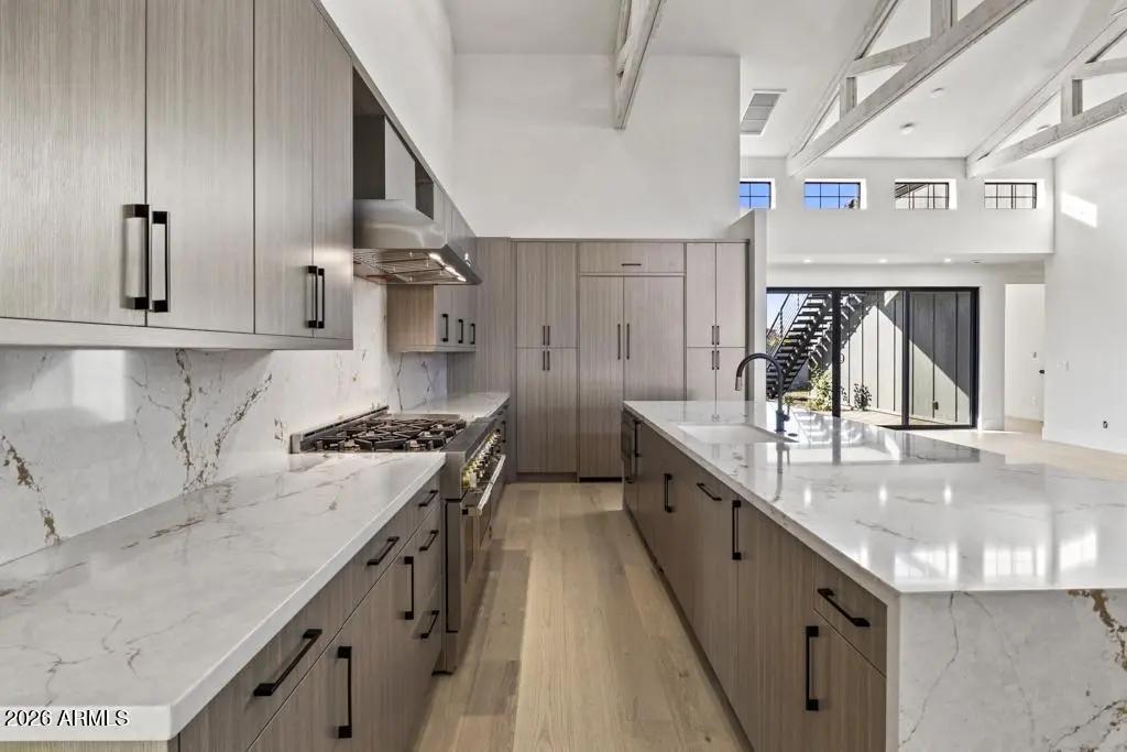 Real Estate Picture 10