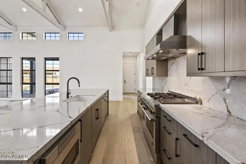 Real Estate Picture 11