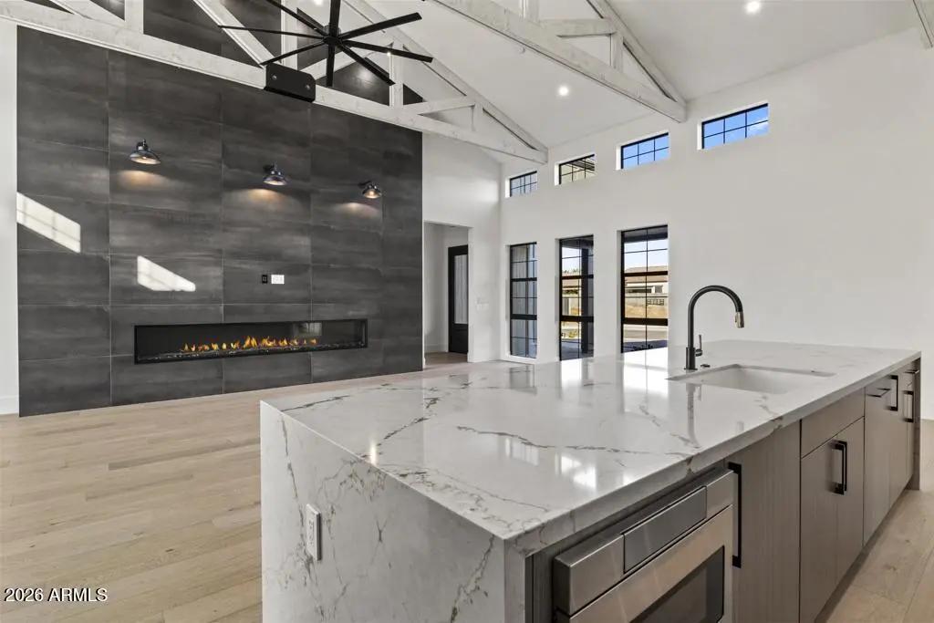 Real Estate Picture 15