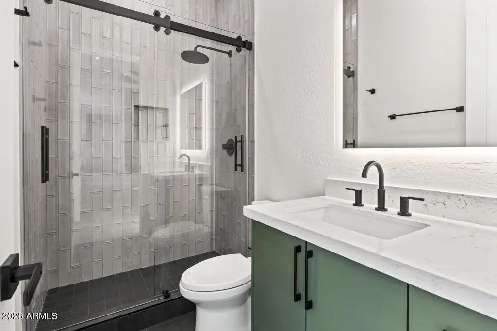 Real Estate Picture 18