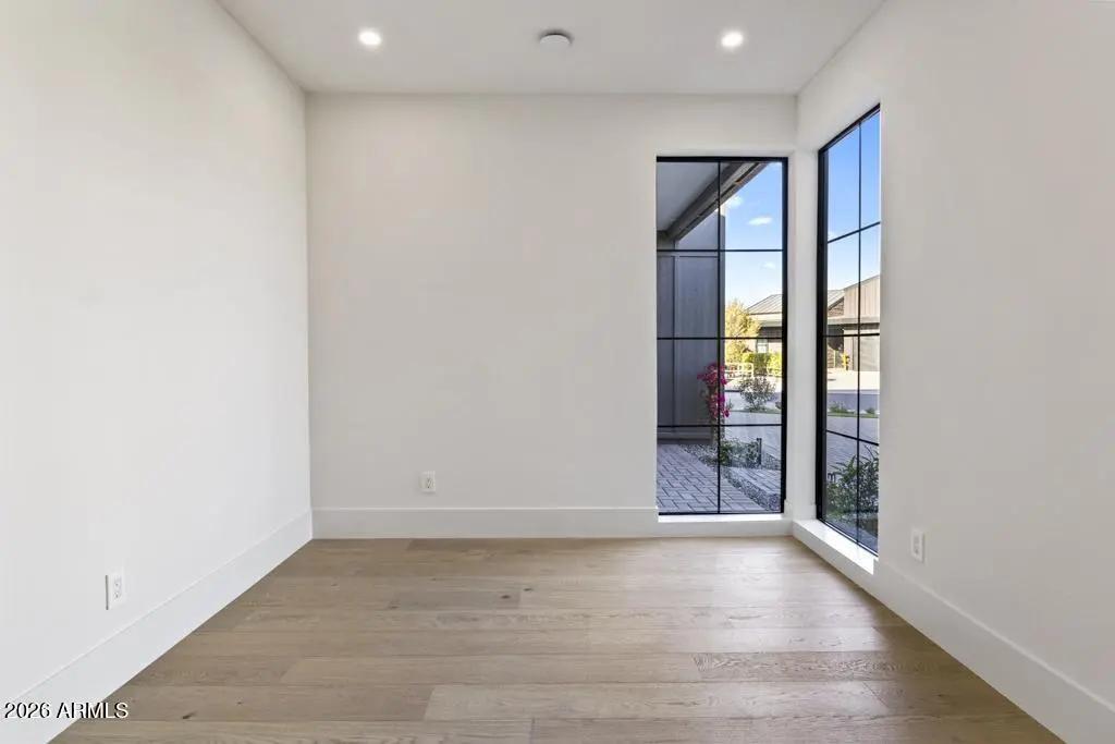 Real Estate Picture 21