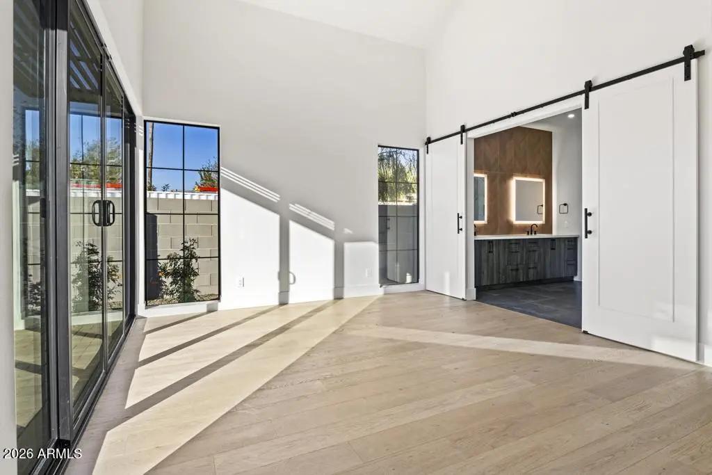 Real Estate Picture 29