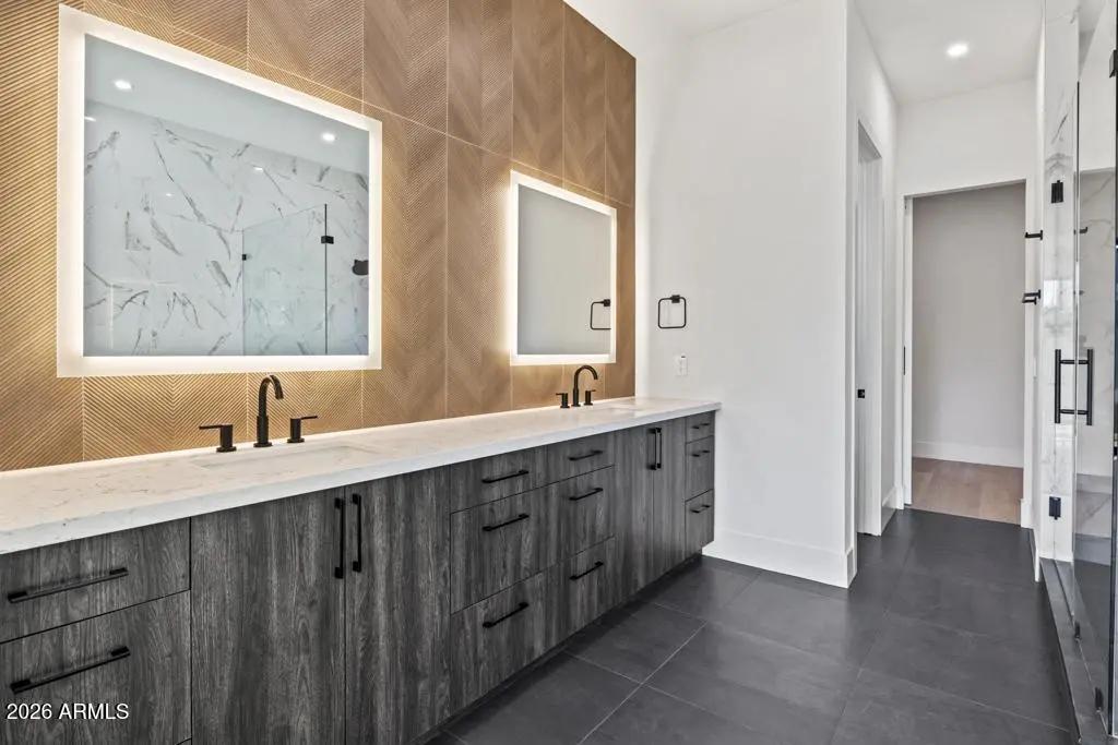 Real Estate Picture 32